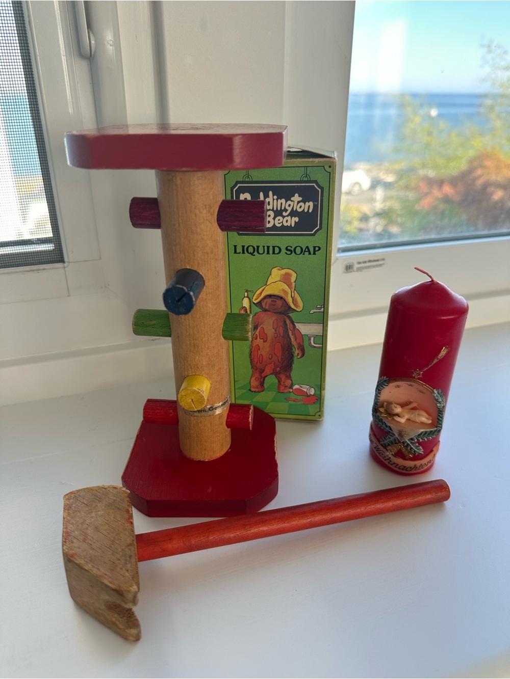 Vintage Wooden Peg Toy w Hammer